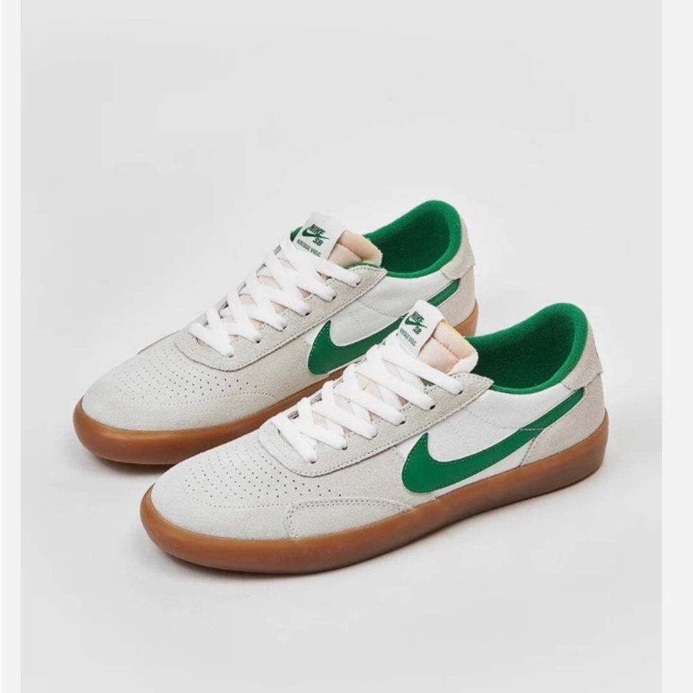 Nike SB Heritage Men's White and Green Sneakers with Gum Sole
